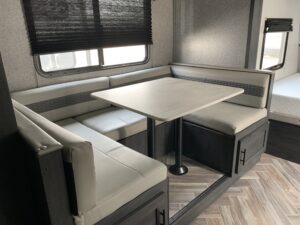 2021 FOREST RIVER OZARK ASCEND 2700THX TOY HAULER