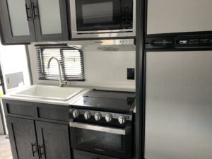 2021 FOREST RIVER OZARK ASCEND 2700THX TOY HAULER