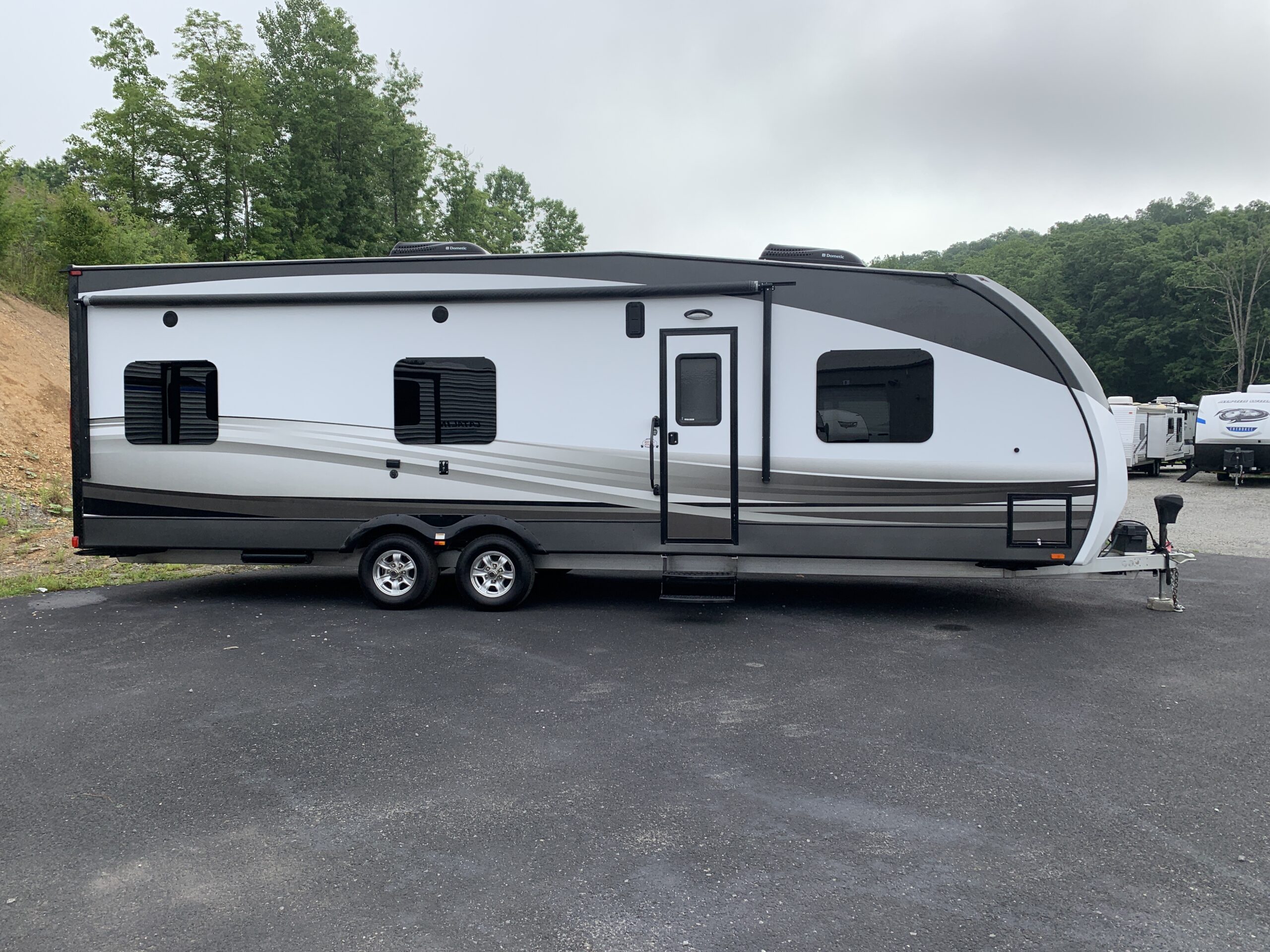 2017 Livin Lite Ford 30dbd Toy Hauler