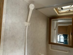 1999 KZ SPORTSMEN 9' SLIDE-IN TRUCK CAMPER