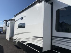 2026 JAYCO NORTH POINT 377RLBH 5TH WHEEL
