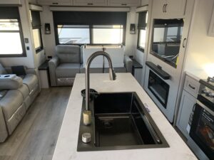 2026 JAYCO NORTH POINT 377RLBH 5TH WHEEL