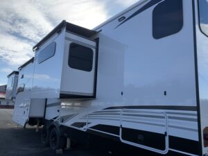 2026JAYCO NORTH POINT 382FLRB 5TH WHEEL
