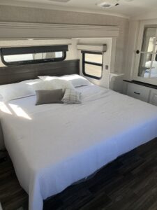 2024 JAYCO NORTH POINT 377RLBH 5TH WHEEL