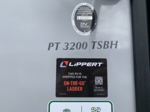 2026 PALOMINO PUMA TRACKS 3200TSBH (FIBERGLASS)