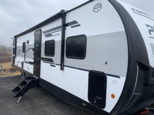 2026 PALOMINO PUMA TRACKS 3200TSBH (FIBERGLASS)