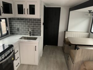 2026 PALOMINO PUMA TRACKS 3200TSBH (FIBERGLASS)