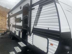 2026 GRAND DESIGN MOMENTUM 28MAV TOY HAULER 2026 GRAND DESIGN MOMENTUM 28MAV TOY HAULER