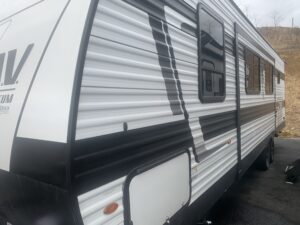 2026 GRAND DESIGN MOMENTUM 28MAV TOY HAULER 2026 GRAND DESIGN MOMENTUM 28MAV TOY HAULER