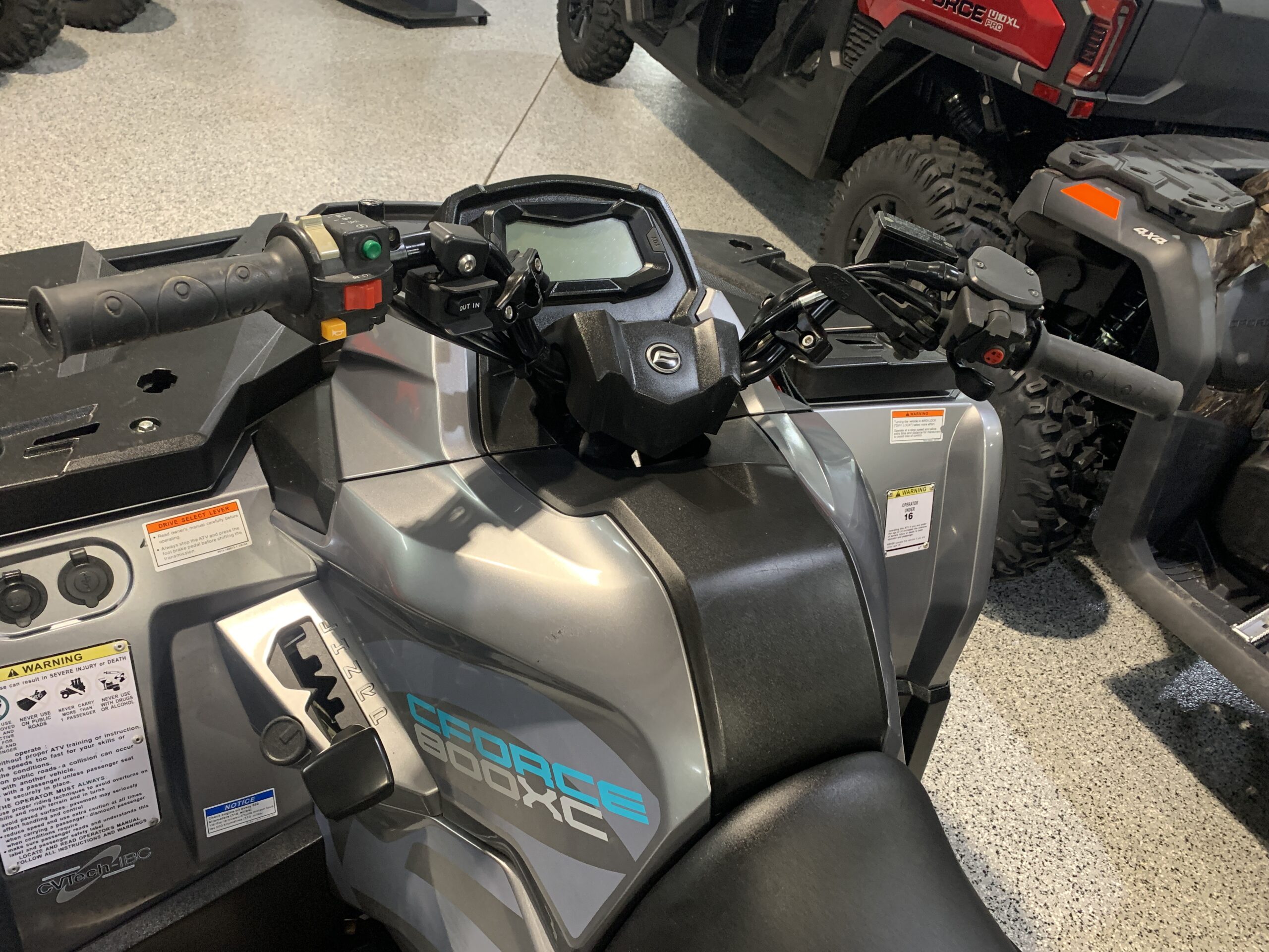 2020 CFMOTO CFORCE 800XC (GREY) 2020 CFMOTO CFORCE 800XC (GREY)