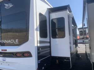 JAYCO PINNACLE 36FBTS 5TH WHEEL