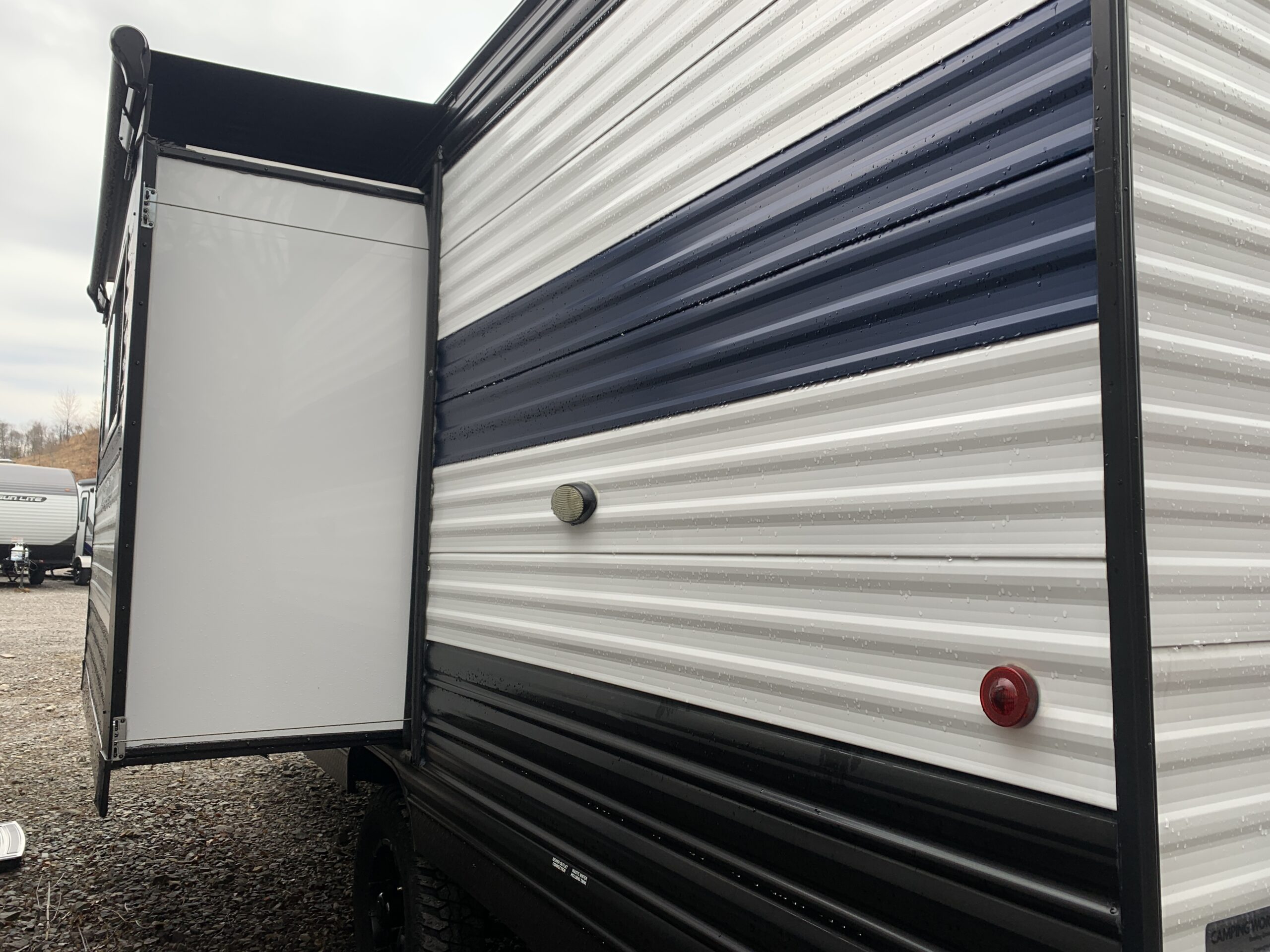 2024 CHEROKEE WOLF PUP 17JW 2024 CHEROKEE WOLF PUP 17JW