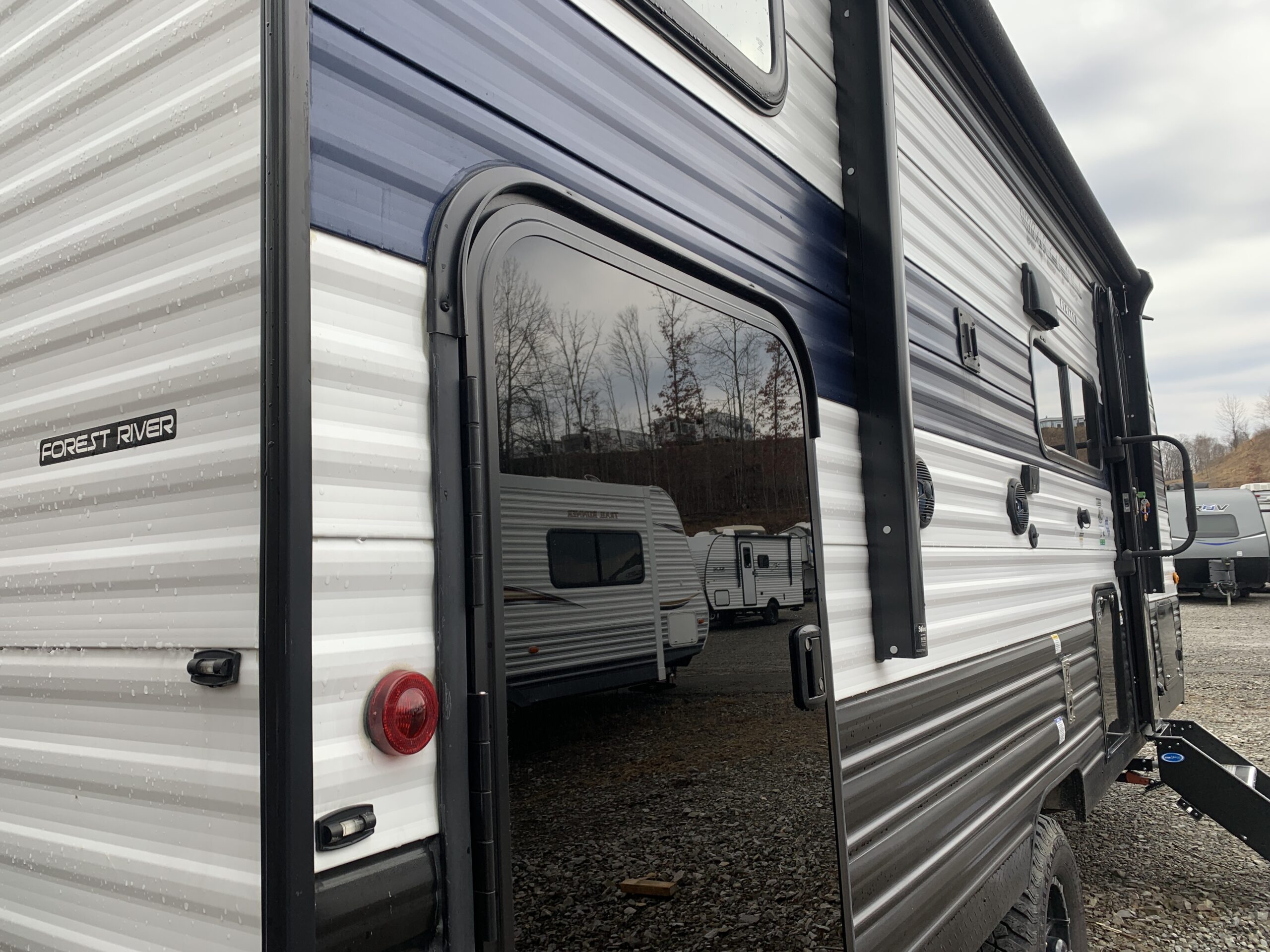 2024 CHEROKEE WOLF PUP 17JW 2024 CHEROKEE WOLF PUP 17JW