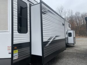 2024 JAYCO JAY FLIGHT BUNGALOW 40LOFT DESTINATION TRAILER